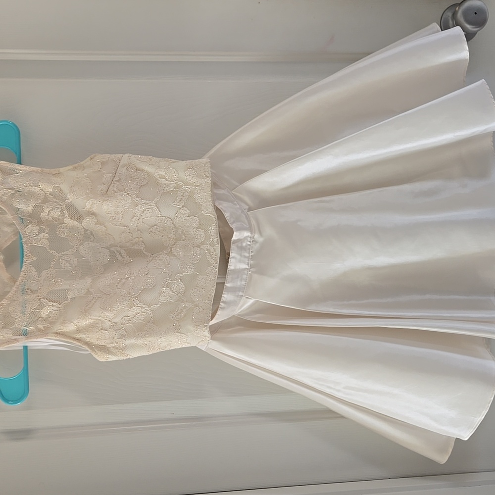 B Darlin 2 Piece Cream/Ivory Dress, size 3/4